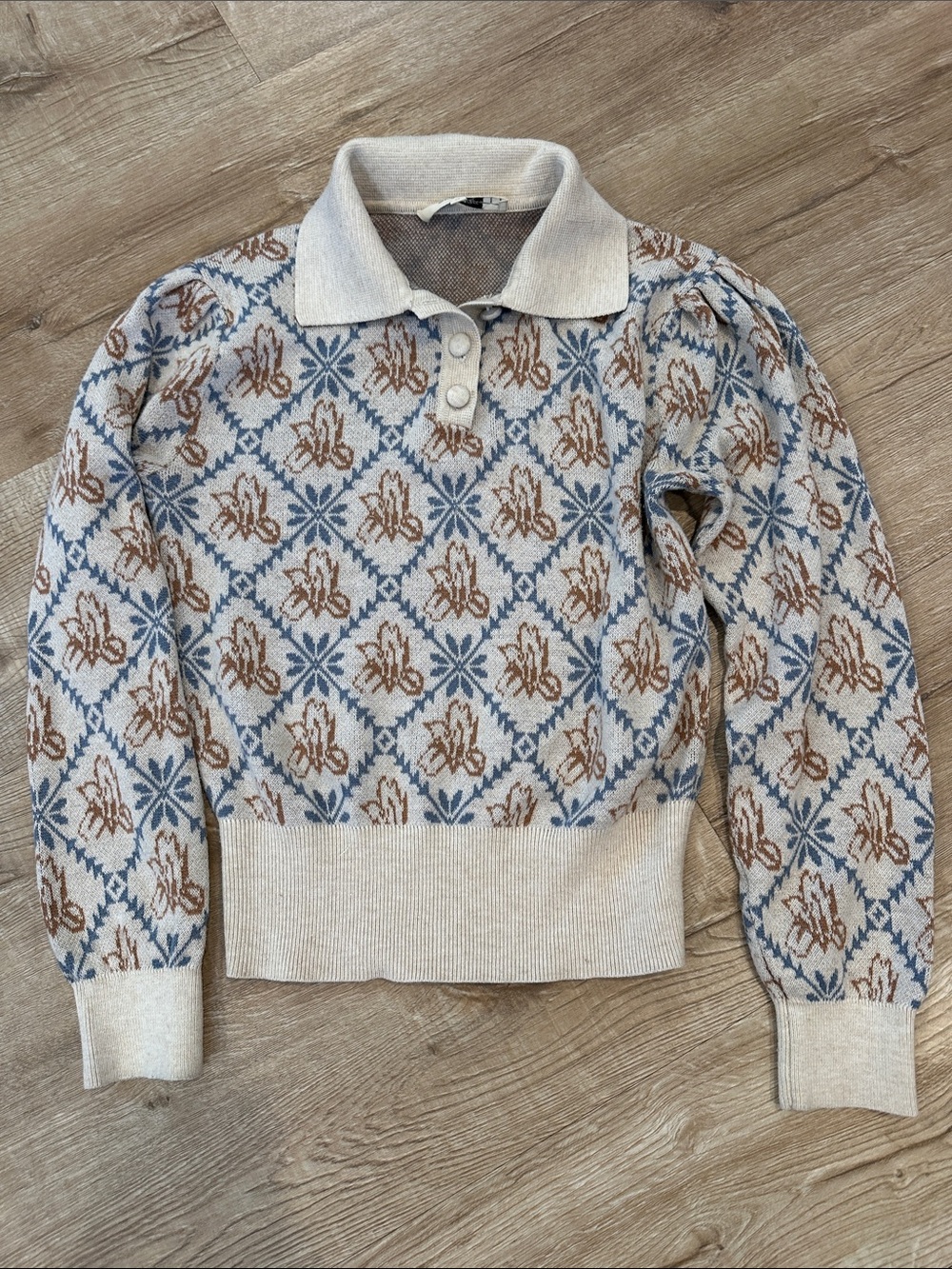 Women's Cream Collared Pullover Sweater with Blue and Brown Pattern XS
